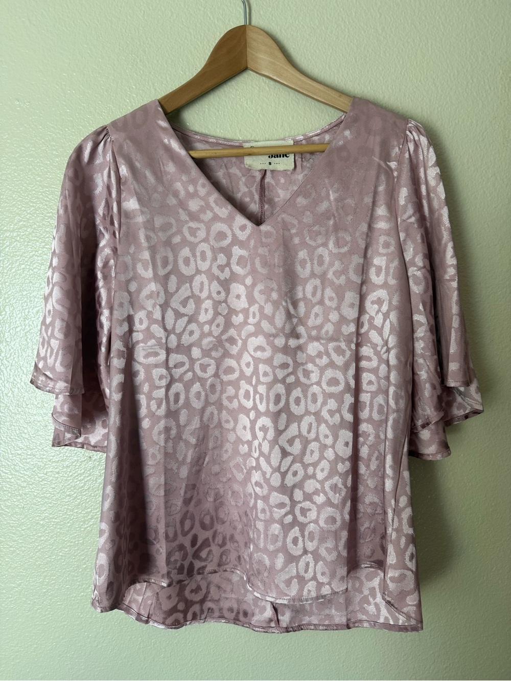 Savanna Jane Pink Leopard-Print V-Neck Flutter Sleeve Blouse